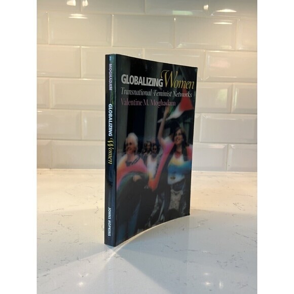 Globalizing Women by Valentine M. Moghadam - Picture 4 of 4